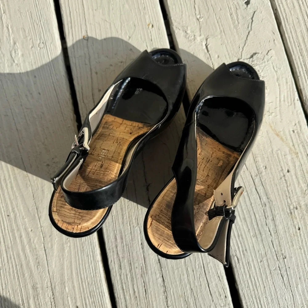 Donald pliner // debb black patent leather cork peel toe high heels size 9